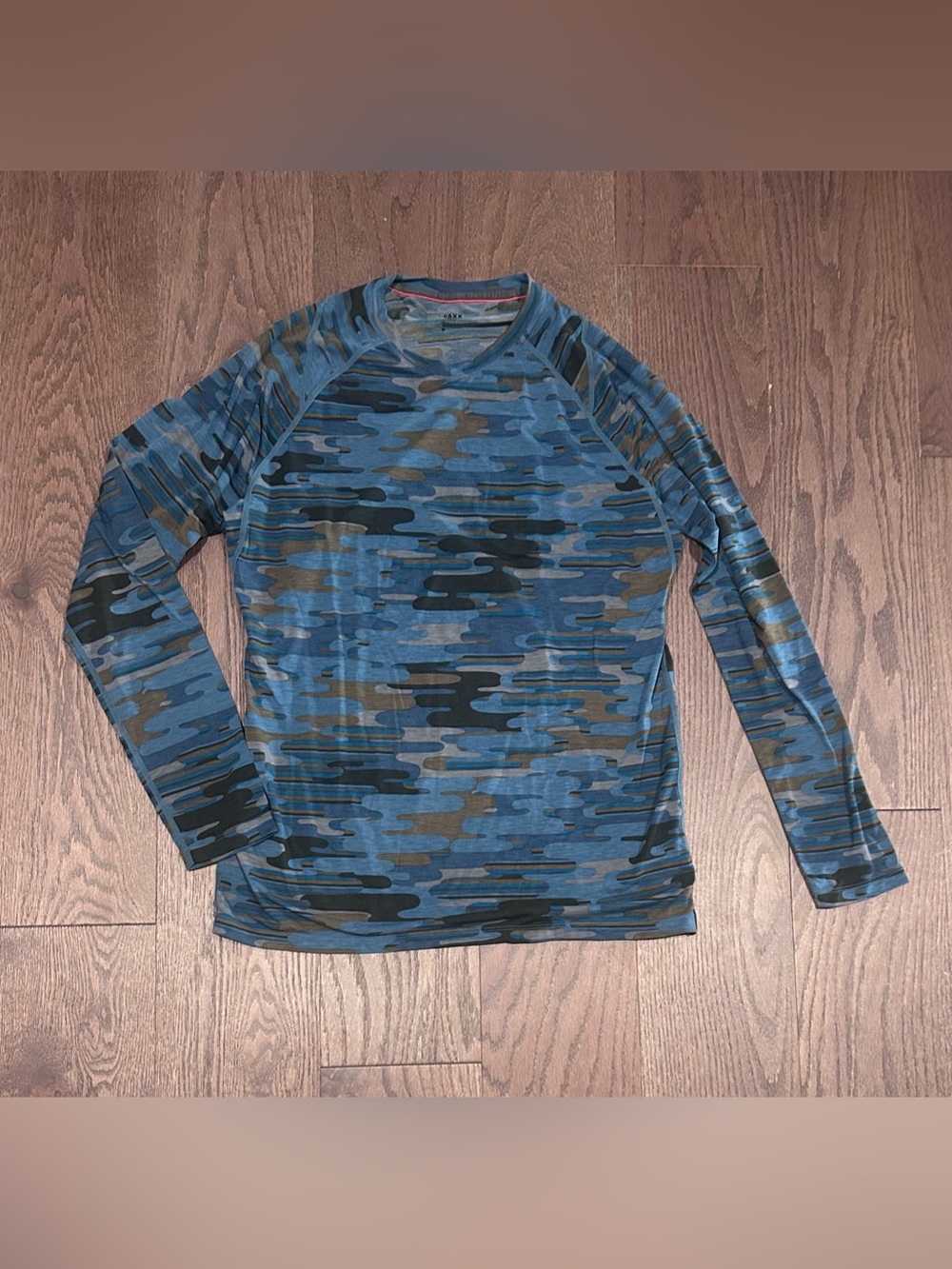Saxx Size Medium Men's Viewfinder Long Sleeve Crew Tee
